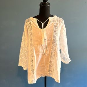 Item 72 NWOT Women Blouse L